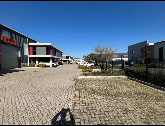 342M² WAREHOUSE TO LET IN STIKLAND INDUSTRIAL
